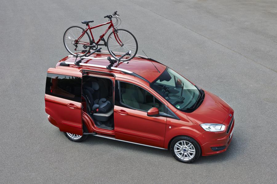  Ford Tourneo Courier (Race Red) 2014 года  (фото 18 из 27)